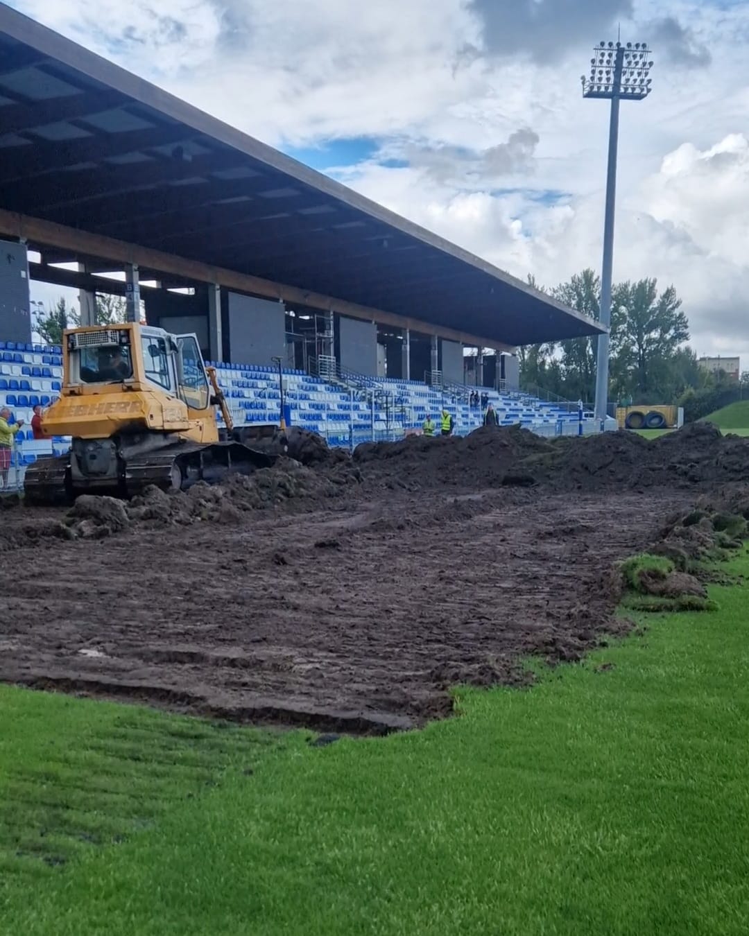 Rozpoczęcie przebudowy stadionu piłkarskiego